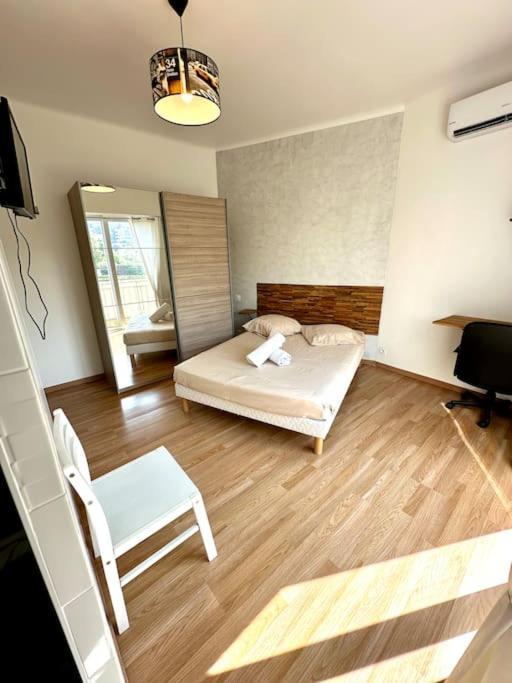 Appartement Avec 4 Chambres Doubles - Proche De La Mer, Des Transports Et De La Promenade Des Anglais Niza Exterior foto